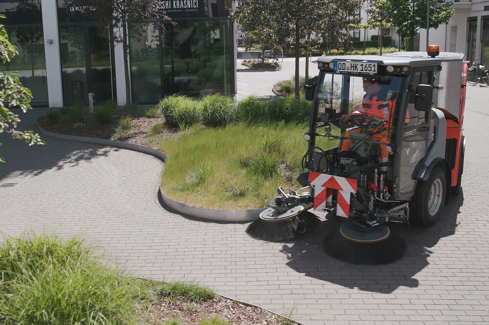 Hako_CM 1650_Kehreinsatz.jpg