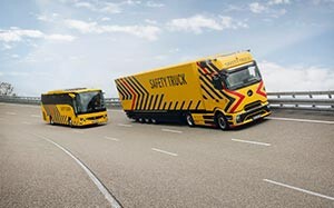 Mehr Informationen zu "Mercedes-Benz Safety Truck"