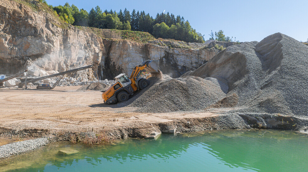 liebherr-10000ster-xpower-berger-steinbruch_300dpi.jpg