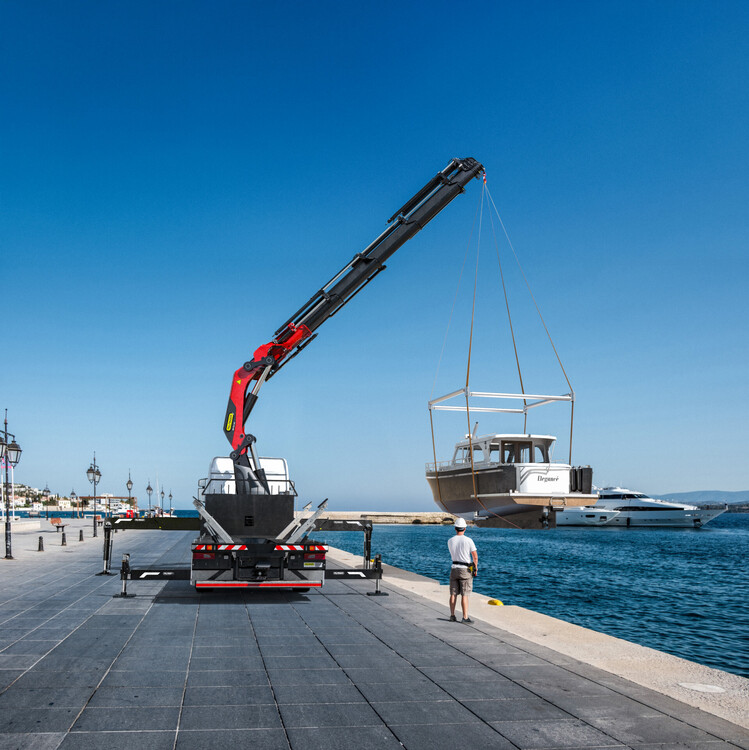 Branchenführende Hubkraft, höchste Präzision und smarte Technologien.jpg