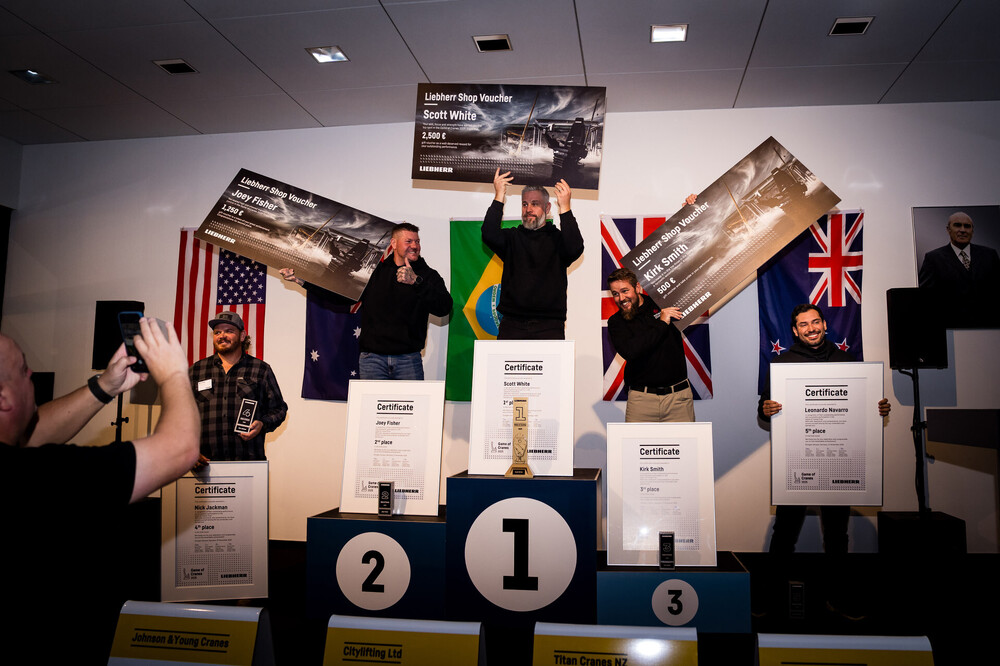 liebherr-game-of-cranes-finale-1_300dpi.jpg