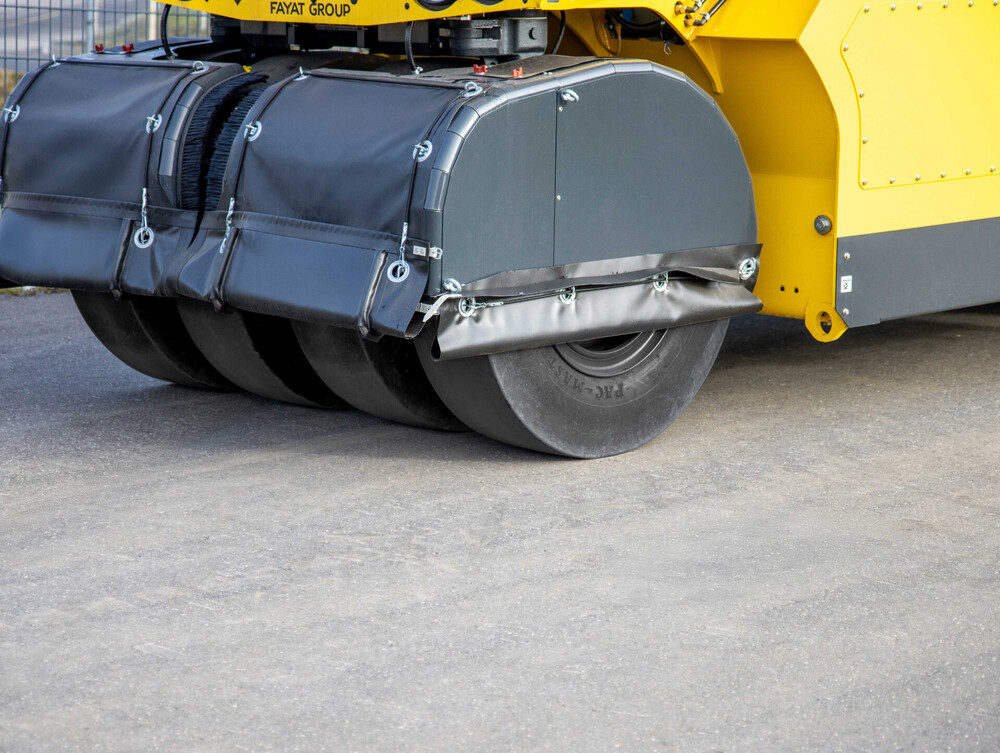 03_BW_18 RH_Pneumatic Tire Roller_BOMAG.jpg
