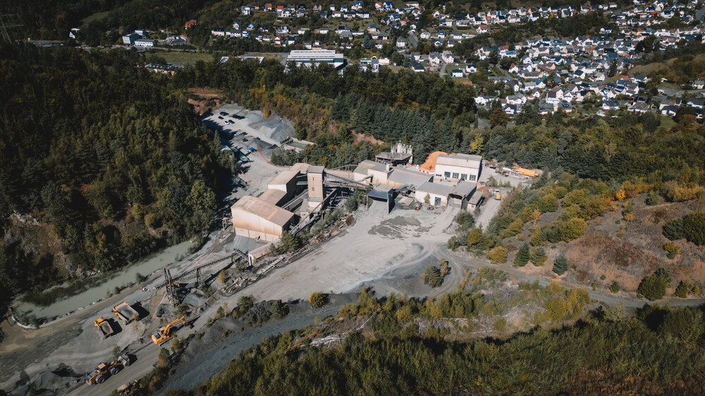 Image 2_HH Basalt & Diabas GmbH Komplette Anlage_LR.jpg
