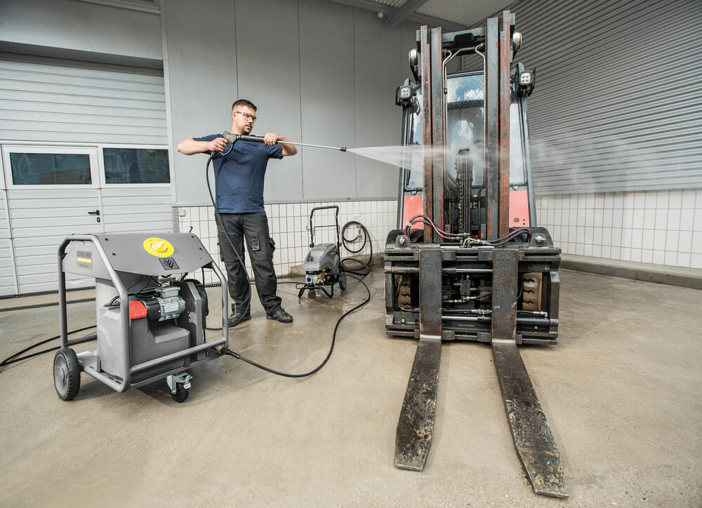 Kaercher_Hot water g~ 64_application.jpg