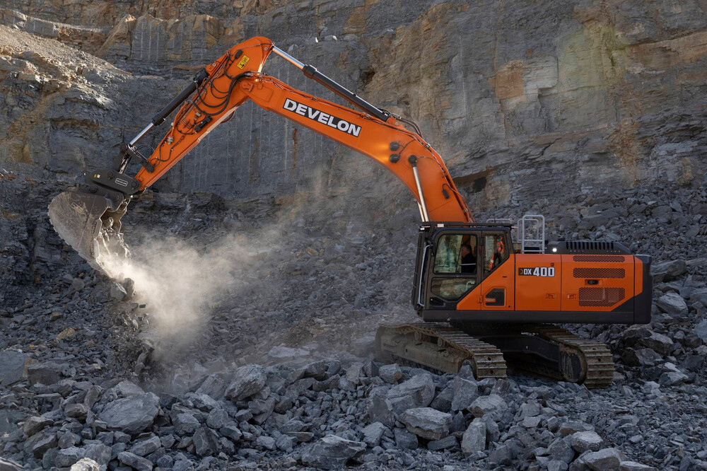 DEVELON erweitert Serie 9 nach oben-4.jpg