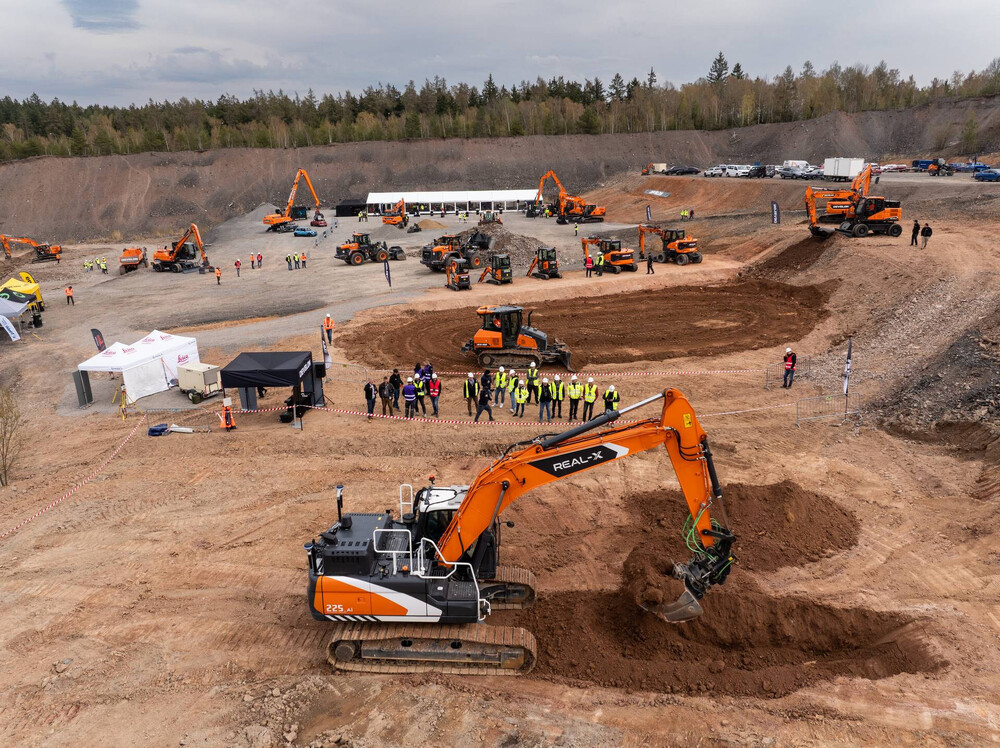 Develon Demo Days 2026-2.jpg