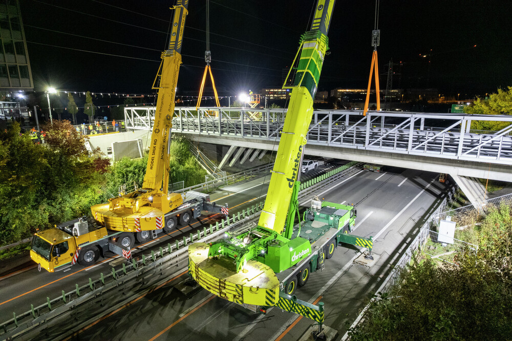 liebherr-ltm-1230-5-1-hodel & christen-01-300dpi.jpg