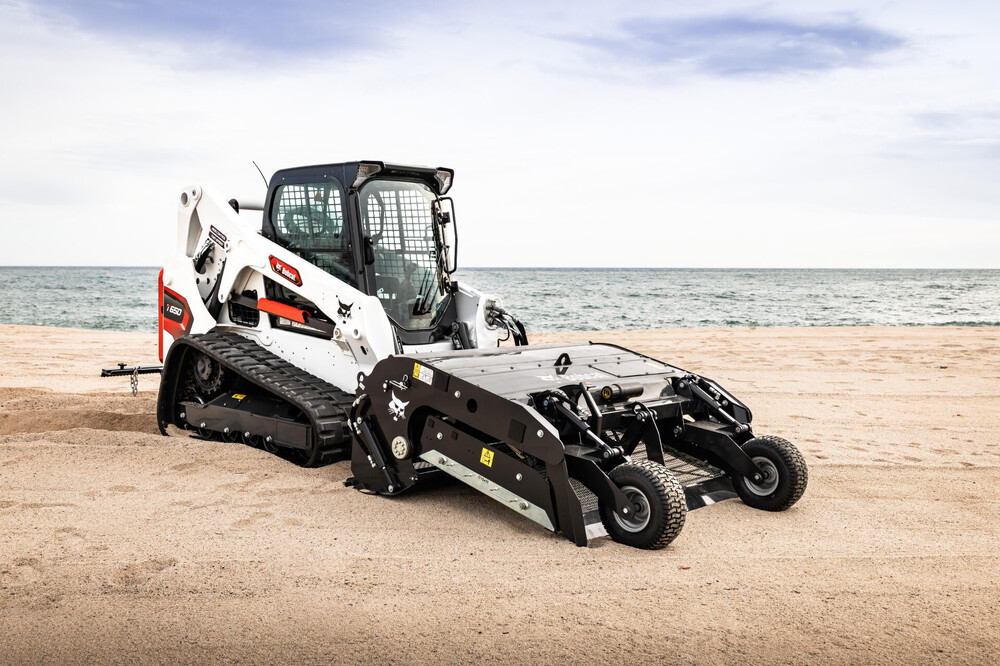 Bobcat T650 Compact Track Loader (1).jpg