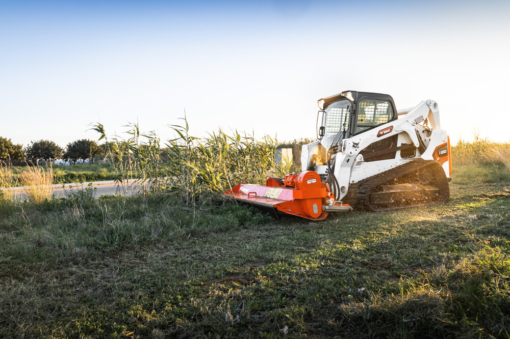 Bobcat T650 Compact Track Loader (3).jpg