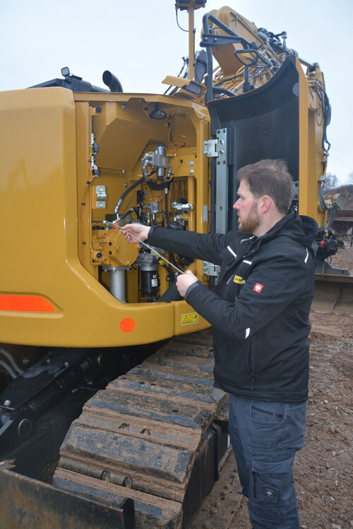 Cat319-Bild2-Oelstandsmesser.JPG
