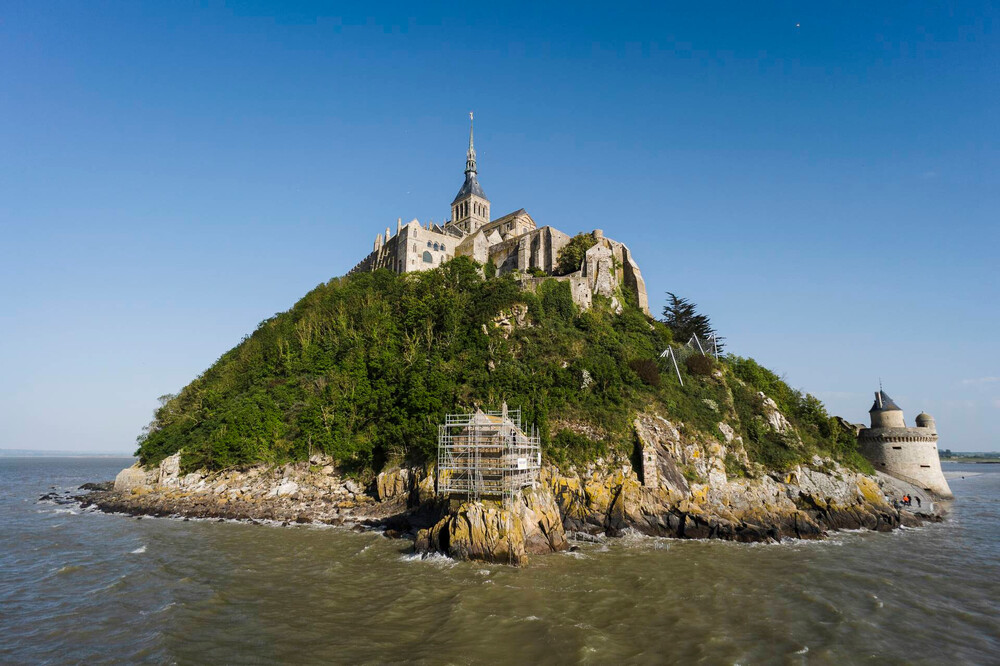 Kärcher_Reinigung Mo~-Saint-Michel_1.jpg