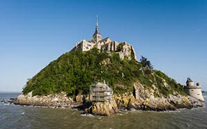 Mehr Informationen zu "Kärcher reinigt historische Kapelle"
