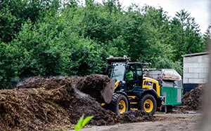 Mehr Informationen zu "Komatsu Radlader WA170M-11"