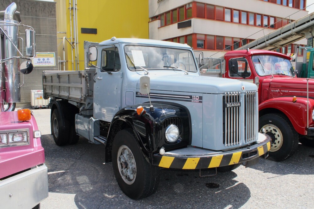 ScaniaHistorik003.thumb.jpg.f74b37155c73636a578edeba7cf54c12.jpg