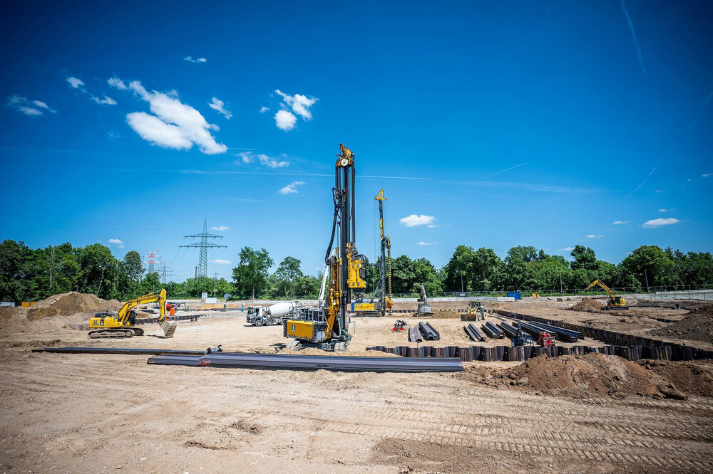 pressebild-press-image-baugrubenerstellung-excavation-pit-frankfurt-sindlingen-bauer-resources-rgb (3).jpg