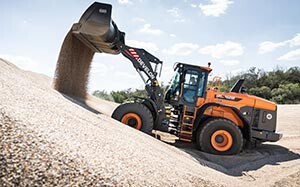 Mehr Informationen zu "DEVELON auf der steinexpo 2026"