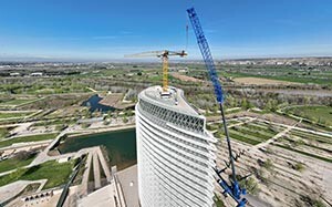 Mehr Informationen zu "Liebherr am Torre del Agua in Saragossa"