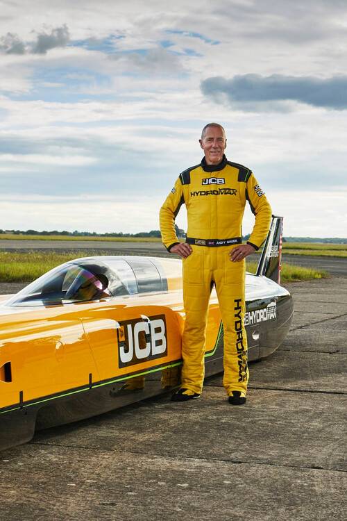 jcb-hydromax-with-driver-wing-commander-andy-green-obe-at-raf-wittering.jpg