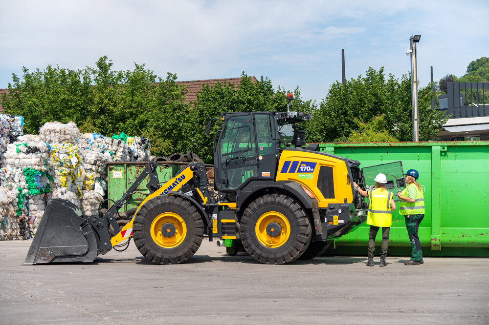 2. Komatsu WA170M.jpg