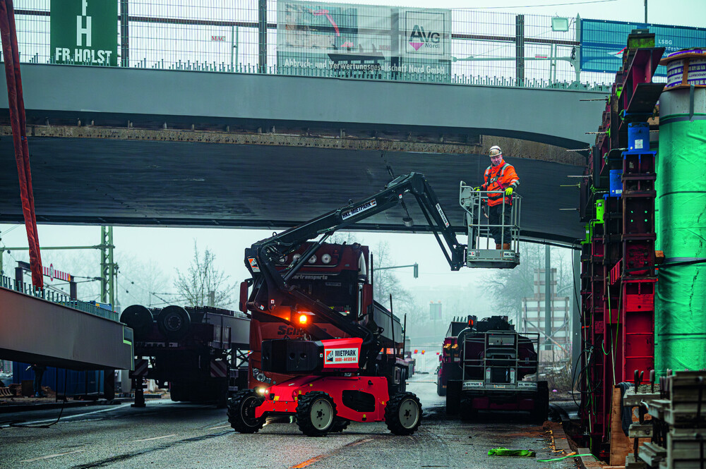 HKL_Presseinformation_Arbeiten_in_der_Höhe_Bild_1.jpg