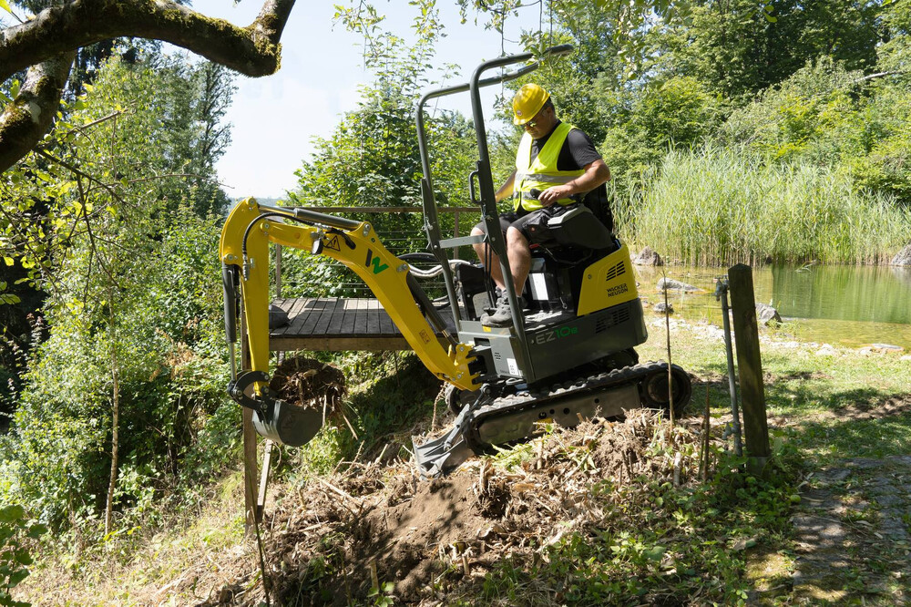 Wacker Neuson EZ10e.jpg
