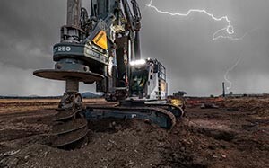 Mehr Informationen zu "Liebherr-Drehbohrgerät LB 25"