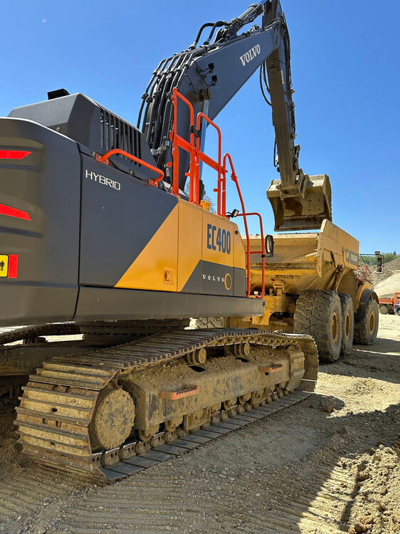 Volvo_EC400_Hybrid2 Press.jpg