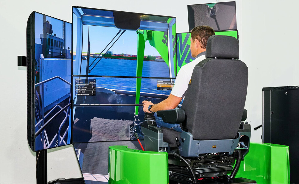 Bild_02_SENNEBOGEN_Loghandling_Simulator.jpg