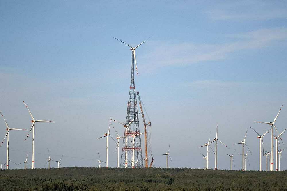 liebherr-lr11350-schmidbauer-high-altitude-wind-turbine-07-300dpi.jpg